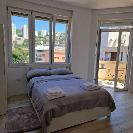Apartment E55