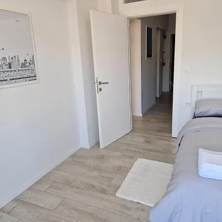 Apartment E55